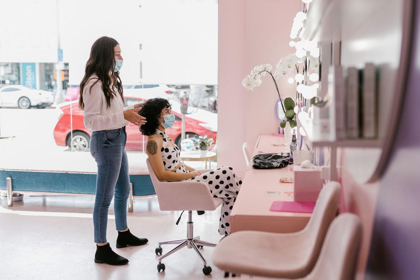 Nail Artist